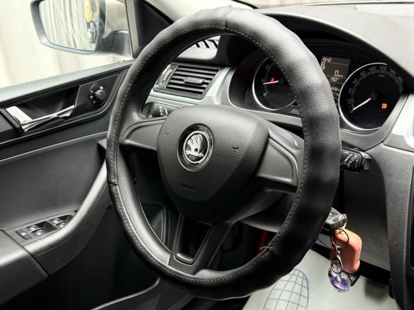 Skoda Rapid I Рестайлинг с пробегом 2019 года, цена 1 299 000 рублей, 99110 км, лифтбек, Автокод Объявления