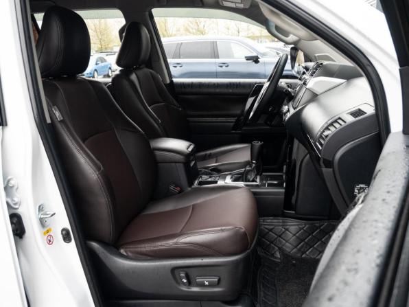 Toyota Land Cruiser Prado 150 Series Рестайлинг 1 с пробегом 2015 года, цена 4 050 000 рублей, 102947 км, внедорожник, Автокод Объявления