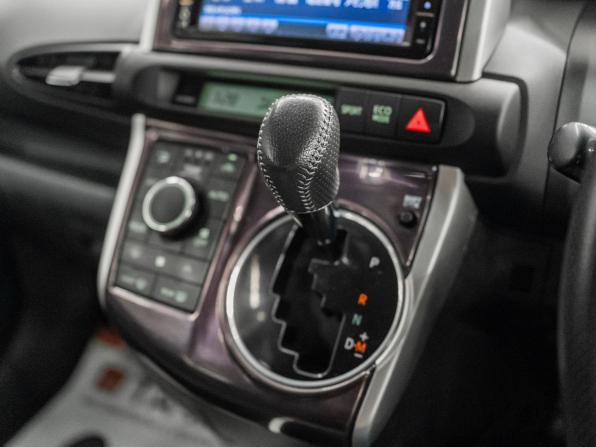 Toyota Wish II с пробегом 2010 года, цена 1 199 000 рублей, 171851 км, минивэн, Автокод Объявления