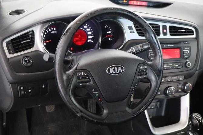 Kia Ceed II с пробегом 2015 года, цена 899 000 рублей, 171000 км, универсал, Автокод Объявления