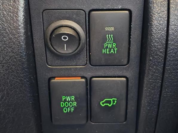 Toyota Land Cruiser 200 Series Рестайлинг 1 с пробегом 2014 года, цена 4 100 000 рублей, 230529 км, внедорожник, Автокод Объявления