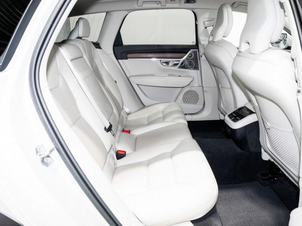 Volvo V90 Cross Country I Рестайлинг с пробегом 2021 года, цена 4 150 000 рублей, 26400 км, универсал, Автокод Объявления