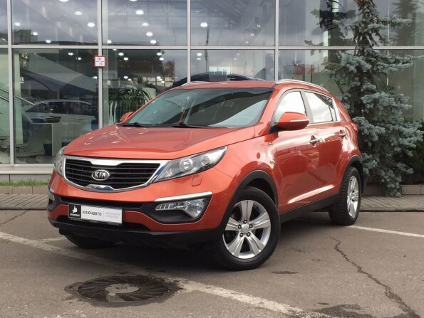 Купить б/у Kia Sportage III 2.0 AT (150 л.с.) 4WD бензин автомат в Орске: чёрный