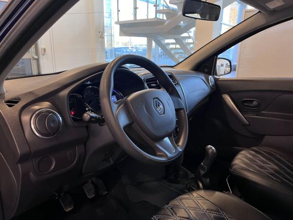 Renault Logan II с пробегом 2017 года, цена 885 000 рублей, 129282 км, седан, Автокод Объявления