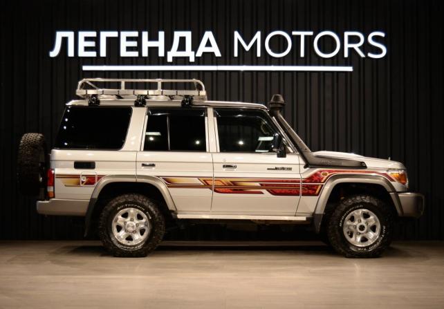 Toyota Land Cruiser 70 Series Рестайлинг 1 с пробегом 2015 года, цена 9 450 000 рублей, 2059 км, внедорожник, Автокод Объявления