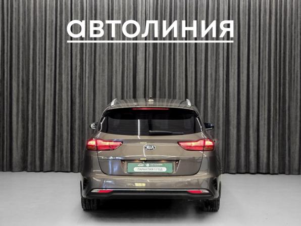Kia Ceed III с пробегом 2019 года, цена 1 550 000 рублей, 102000 км, универсал, Автокод Объявления