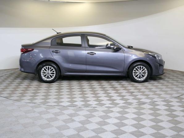 Kia Rio IV Рестайлинг с пробегом 2021 года, цена 1 345 000 рублей, 84484 км, седан, Автокод Объявления