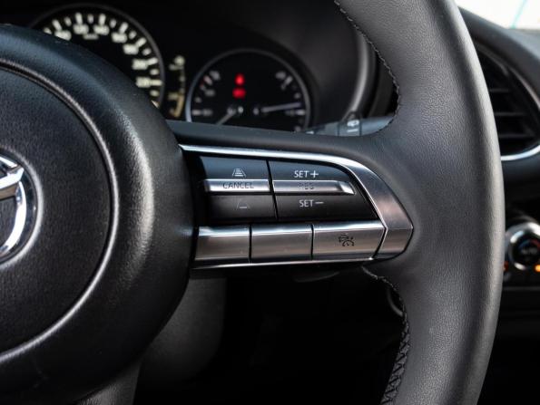 Mazda 3 IV (BP) с пробегом 2019 года, цена 2 130 000 рублей, 93569 км, хэтчбек, Автокод Объявления
