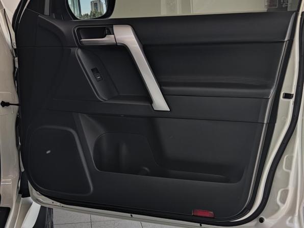 Toyota Land Cruiser Prado 150 Series Рестайлинг 2 с пробегом 2019 года, цена 5 255 000 рублей, 120799 км, внедорожник, Автокод Объявления