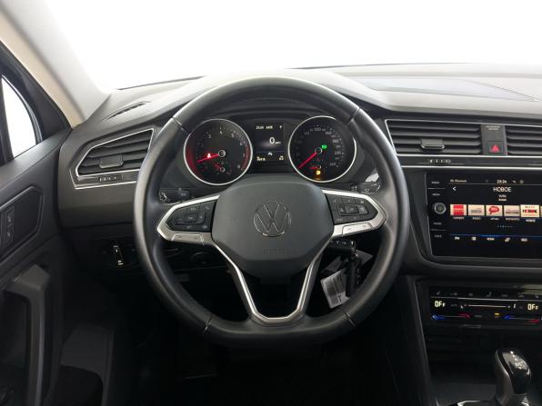 Volkswagen Tiguan II Рестайлинг с пробегом 2021 года, цена 2 800 000 рублей, 49413 км, внедорожник, Автокод Объявления