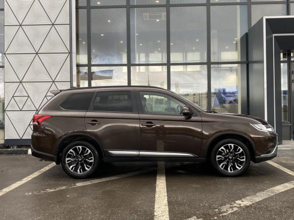 Mitsubishi Outlander III Рестайлинг 3 с пробегом 2021 года, цена 2 559 000 рублей, 69915 км, внедорожник, Автокод Объявления