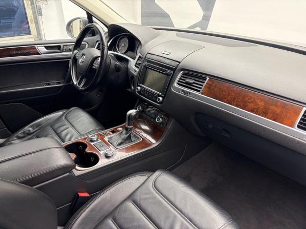 Volkswagen Touareg II Рестайлинг с пробегом 2015 года, цена 2 845 000 рублей, 144475 км, внедорожник, Автокод Объявления