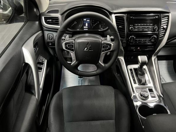 Mitsubishi Pajero Sport III с пробегом 2018 года, цена 2 945 000 рублей, 184211 км, внедорожник, Автокод Объявления