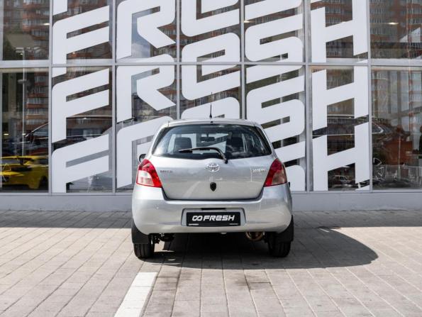 Toyota Yaris II с пробегом 2006 года, цена 776 000 рублей, 135947 км, хэтчбек, Автокод Объявления