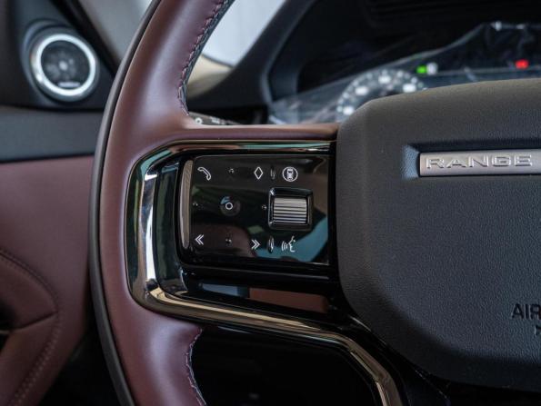 Land Rover Range Rover Evoque II Рестайлинг с пробегом 2025 года, цена 5 850 000 рублей, 65 км, внедорожник, Автокод Объявления