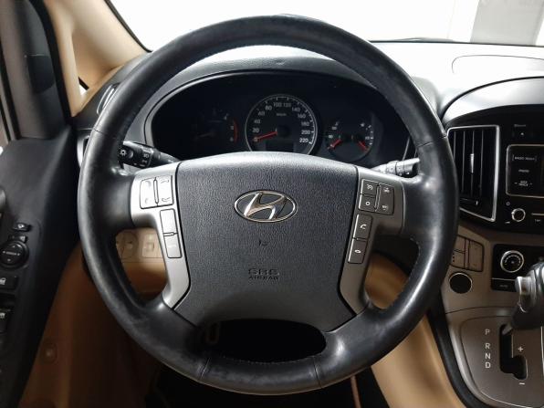 Hyundai H-1 II Рестайлинг 2 с пробегом 2018 года, цена 2 919 000 рублей, 163350 км, минивэн, Автокод Объявления