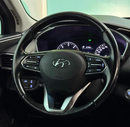 Hyundai Santa Fe IV с пробегом 2018 года, цена 2 500 000 рублей, 170000 км, внедорожник, Автокод Объявления
