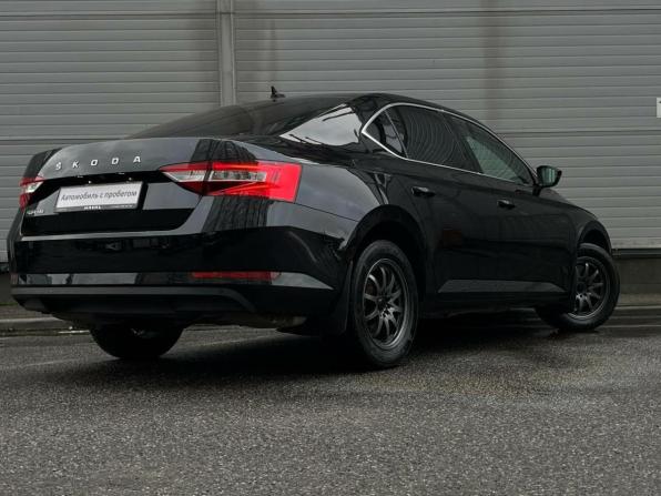 Skoda Superb III Рестайлинг с пробегом 2021 года, цена 2 099 000 рублей, 139031 км, лифтбек, Автокод Объявления