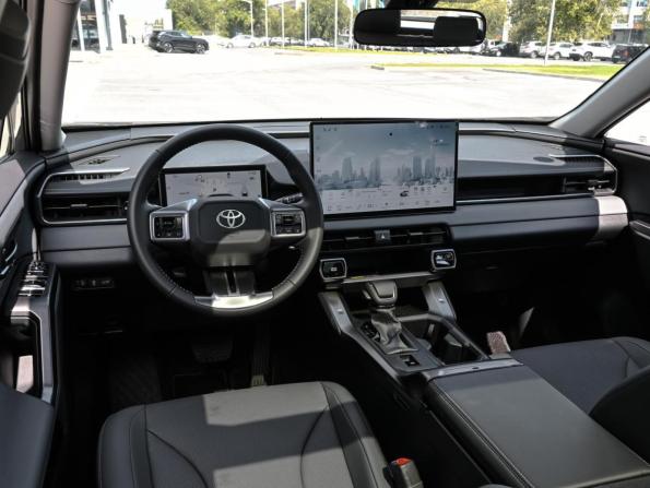 Toyota RAV4 VI (XA60) с пробегом 2026 года, цена 4 500 000 рублей, 727 км, внедорожник, Автокод Объявления