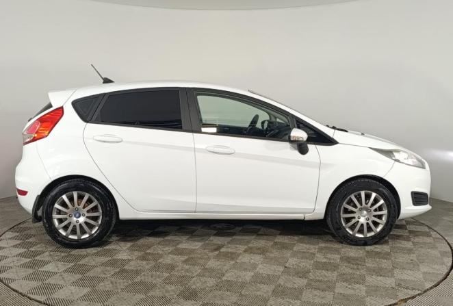 Ford Fiesta Mk6 Рестайлинг с пробегом 2016 года, цена 720 000 рублей, 222000 км, хэтчбек, Автокод Объявления