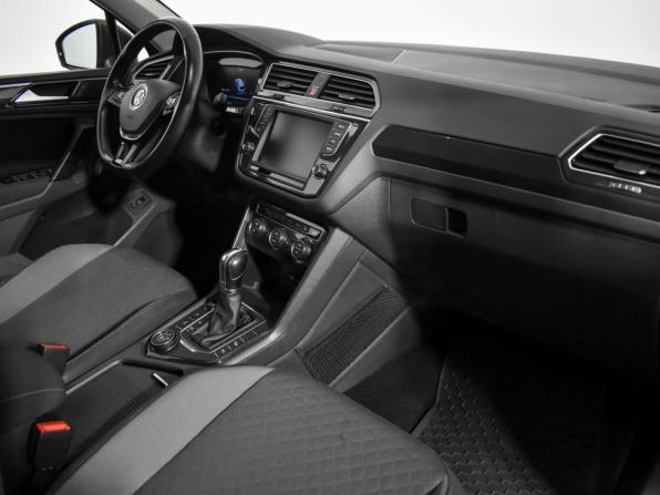 Volkswagen Tiguan II с пробегом 2016 года, цена 2 198 900 рублей, 137310 км, внедорожник, Автокод Объявления
