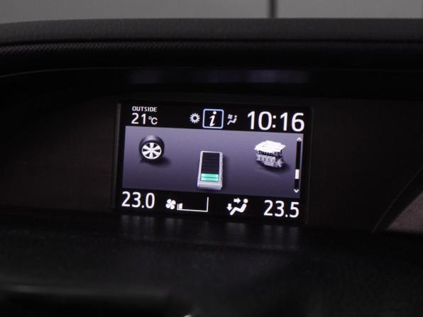 Toyota Voxy III (R80) Рестайлинг с пробегом 2020 года, цена 3 339 000 рублей, 60892 км, минивэн, Автокод Объявления