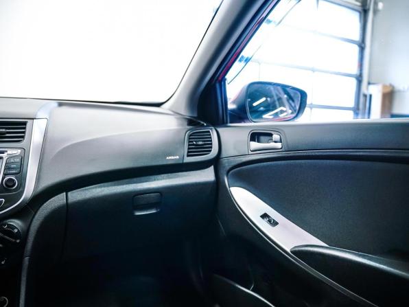 Hyundai Solaris I Рестайлинг с пробегом 2015 года, цена 915 000 рублей, 165878 км, седан, Автокод Объявления