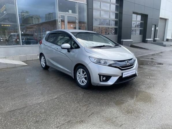 Honda Fit III с пробегом 2013 года, цена 1 085 000 рублей, 193519 км, хэтчбек, Автокод Объявления