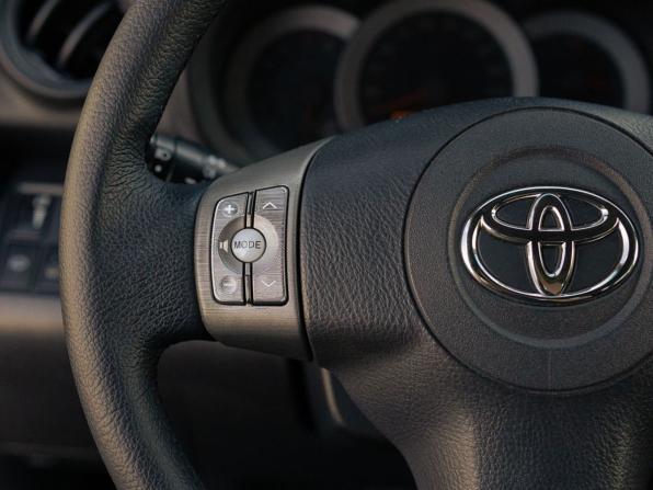 Toyota RAV4 III (XA30) с пробегом 2006 года, цена 1 080 000 рублей, 235000 км, внедорожник, Автокод Объявления
