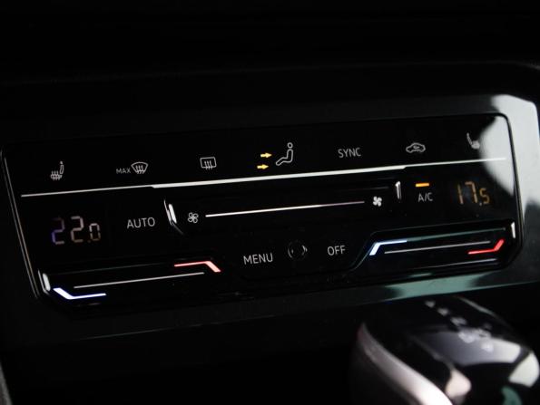 Volkswagen Tiguan II Рестайлинг с пробегом 2021 года, цена 2 620 389 рублей, 142662 км, внедорожник, Автокод Объявления