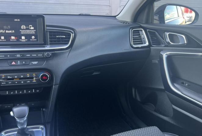 Kia Ceed III с пробегом 2019 года, цена 1 740 000 рублей, 72101 км, универсал, Автокод Объявления