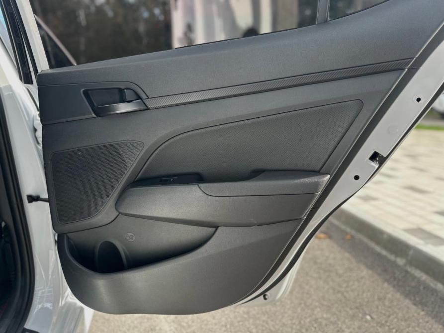 Hyundai Elantra VI (AD) Рестайлинг Уфа  - изображение 31