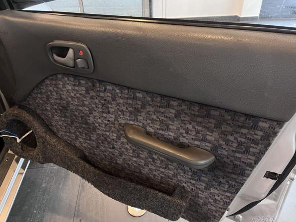 Suzuki Swift II Рестайлинг с пробегом 2002 года, цена 115 000 рублей, 40509 км, седан, Автокод Объявления