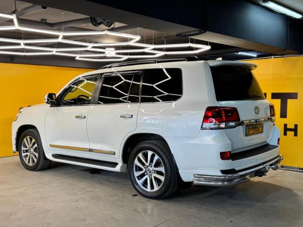Toyota Land Cruiser 200 Series Рестайлинг 2 с пробегом 2019 года, цена 7 999 000 рублей, 150000 км, внедорожник, Автокод Объявления