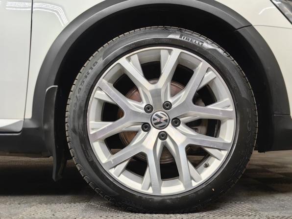 Volkswagen Passat B7 с пробегом 2014 года, цена 1 259 000 рублей, 252344 км, универсал, Автокод Объявления