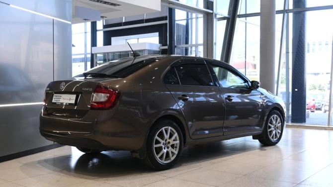 Skoda Rapid I Рестайлинг с пробегом 2019 года, цена 1 095 000 рублей, 175000 км, лифтбек, Автокод Объявления
