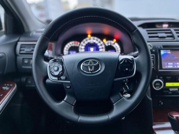 Toyota Camry VII (XV50) с пробегом 2013 года, цена 1 350 000 рублей, 299192 км, седан, Автокод Объявления