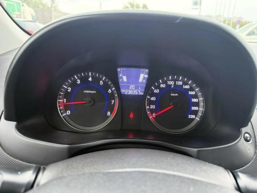 Hyundai Solaris I Ростов-на-Дону  - изображение 14