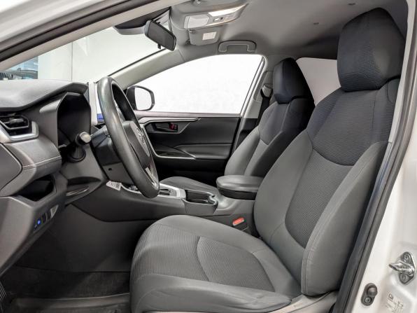 Toyota RAV4 V (XA50) с пробегом 2021 года, цена 2 935 000 рублей, 67467 км, внедорожник, Автокод Объявления