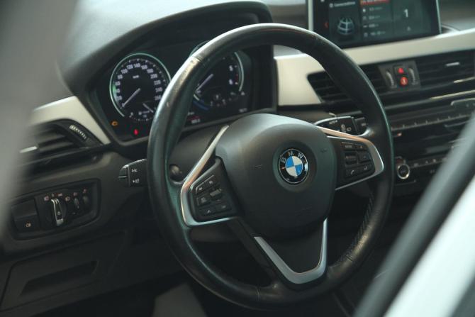 BMW X1 II (F48) Рестайлинг с пробегом 2020 года, цена 2 299 000 рублей, 139000 км, внедорожник, Автокод Объявления