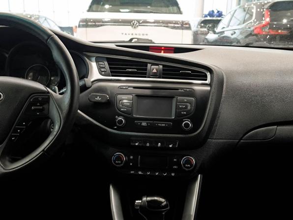 Kia Ceed II Рестайлинг с пробегом 2018 года, цена 1 350 000 рублей, 85876 км, универсал, Автокод Объявления