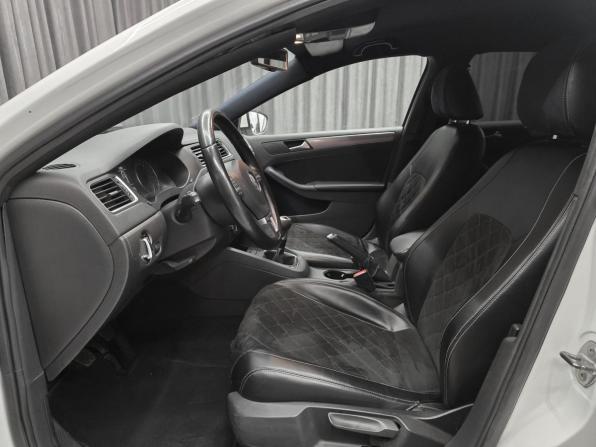 Volkswagen Jetta VI с пробегом 2014 года, цена 670 000 рублей, 227205 км, седан, Автокод Объявления