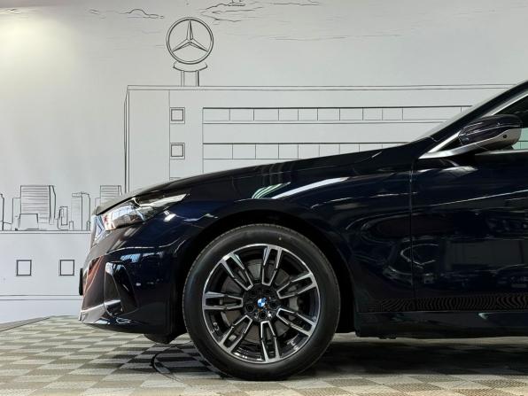 BMW 5 серии VIII (G60/G61/G68) с пробегом 2025 года, цена 8 099 000 рублей, 50 км, седан, Автокод Объявления