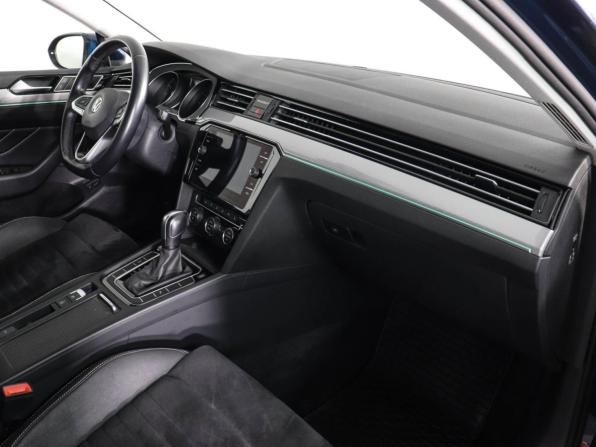 Volkswagen Passat B8 Рестайлинг с пробегом 2020 года, цена 2 750 000 рублей, 49886 км, седан, Автокод Объявления