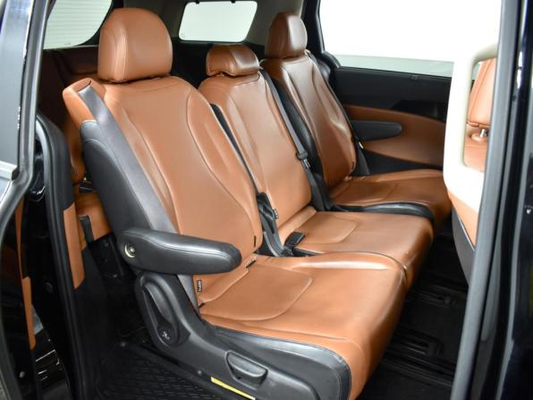 Kia Carnival IV с пробегом 2021 года, цена 3 669 900 рублей, 133218 км, минивэн, Автокод Объявления