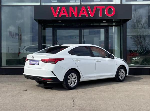Hyundai Solaris II Рестайлинг с пробегом 2021 года, цена 1 420 000 рублей, 101000 км, седан, Автокод Объявления