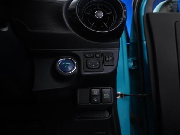 Toyota Aqua I Рестайлинг 2 с пробегом 2018 года, цена 1 449 046 рублей, 143307 км, хэтчбек, Автокод Объявления