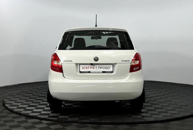 Skoda Fabia II Рестайлинг с пробегом 2013 года, цена 675 000 рублей, 173540 км, хэтчбек, Автокод Объявления