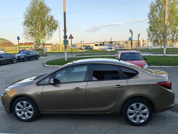Opel Astra J Рестайлинг с пробегом 2013 года, цена 649 900 рублей, 234000 км, седан, Автокод Объявления