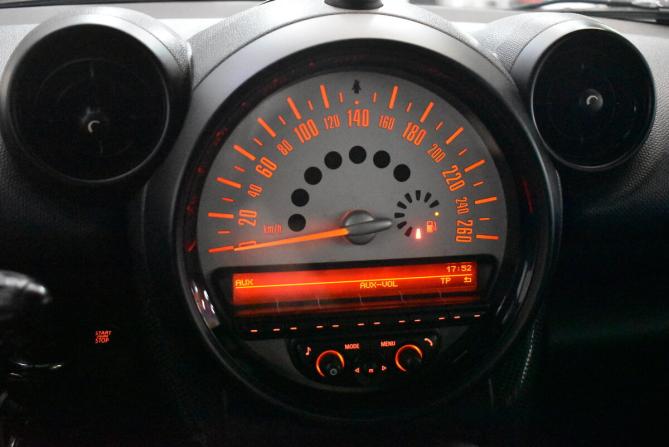 Mini Hatch II (R56) Рестайлинг с пробегом 2013 года, цена 1 100 000 рублей, 244713 км, внедорожник, Автокод Объявления